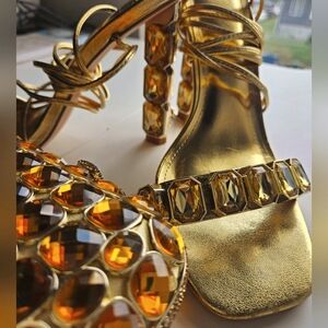 Amber jeweled bag and sandals set